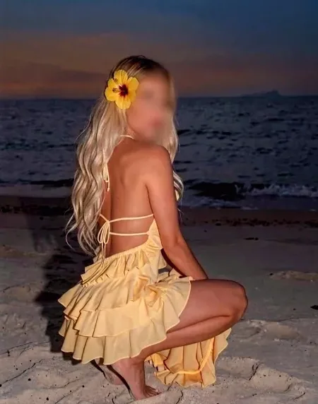 Andrea, 36