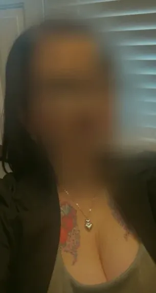 Andrea, 39