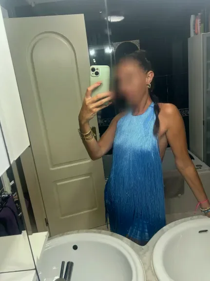Karin, 32