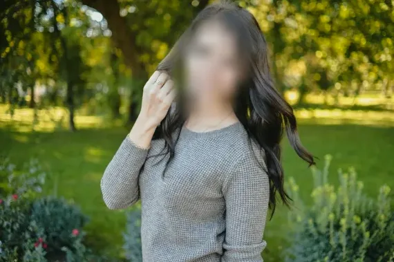 Mirela, 32