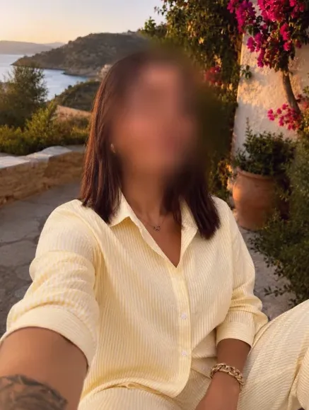 Paula, 23