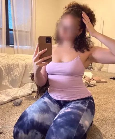 Renate, 32
