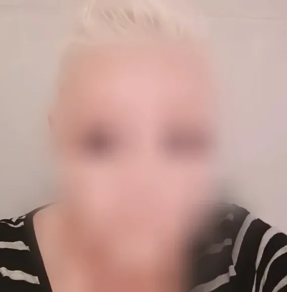 Simone, 39