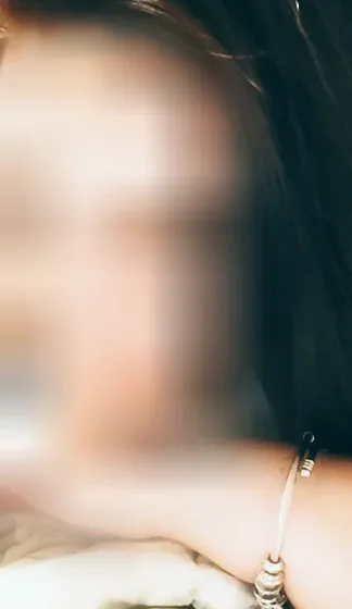 Simone, 30