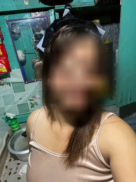 Valentina, 32
